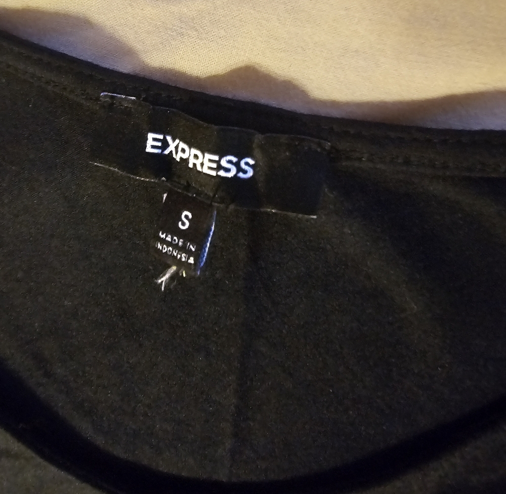 Express dress - Picture 2 of 3